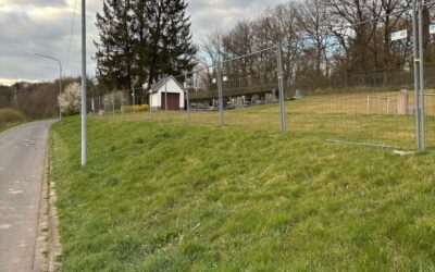 Errichtung eines Gehweges entlang des Friedhofsgeländes